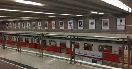 Warszawa. Na stacji metra Wilanowska galeria "Akademia Sztuk Podziemnych"
