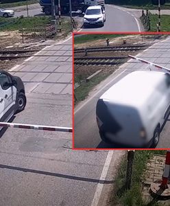 Nagrali, co zrobił na przejeździe. Opóźnił 42 pociągi