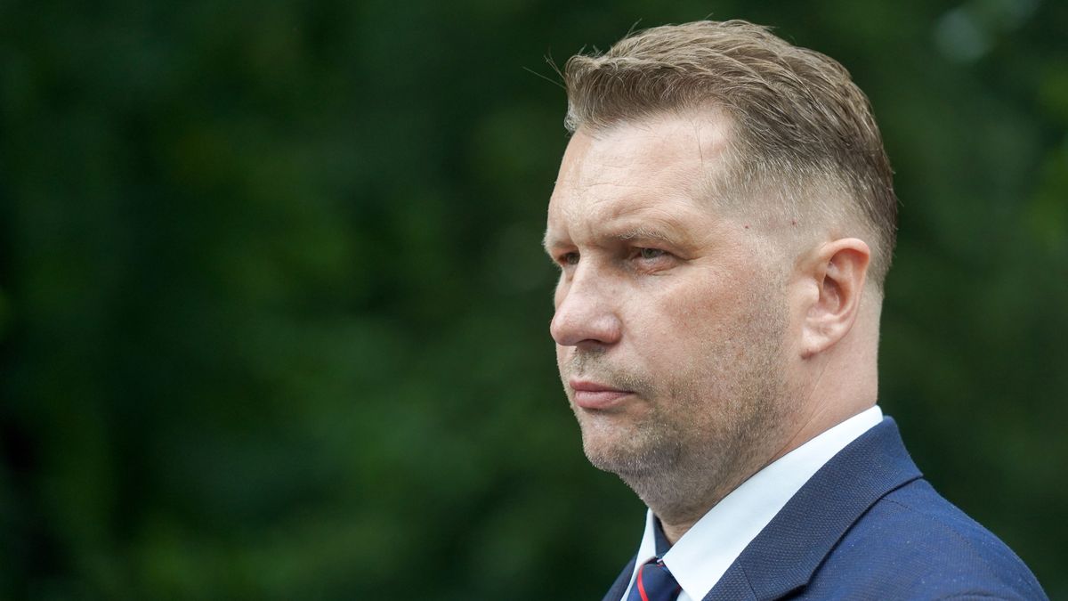 Lublin, 05.08.2023. Minister edukacji i nauki Przemysław Czarnek podczas briefingu prasowego na temat polityki obronnej kraju, 5 bm. w Lublinie. (sko) PAP/Karol Zienkiewicz