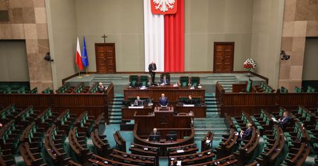 Tak pili posłowie. Tyle wydano w Sejmie na alkohol