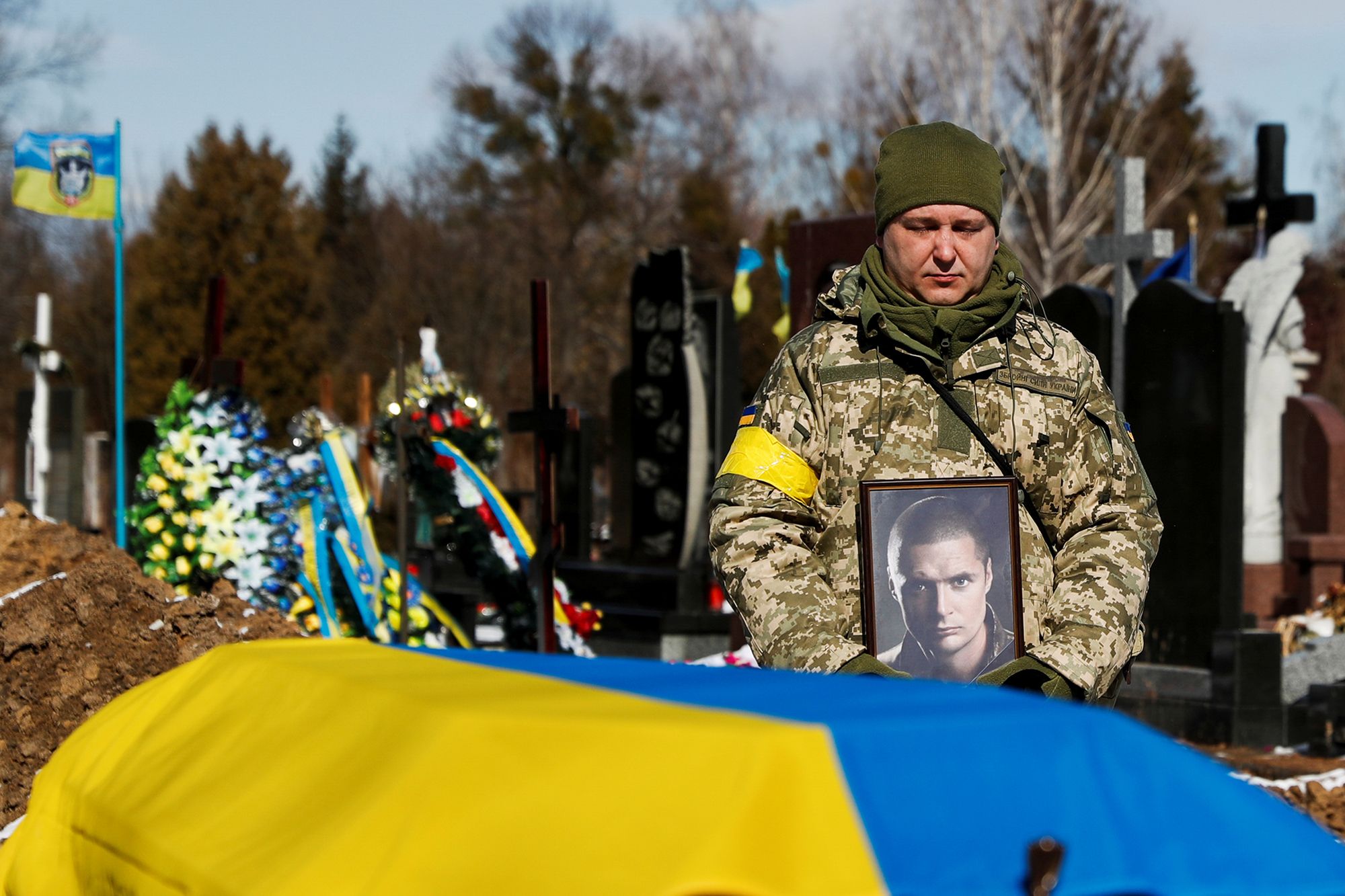 Wojna w Ukrainie. Pochowany z honorami, żołnierze oddali mu cześć 2