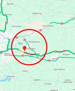 Poważny wypadek na A4. Uczestniczył pojazd wojskowy, są ranni