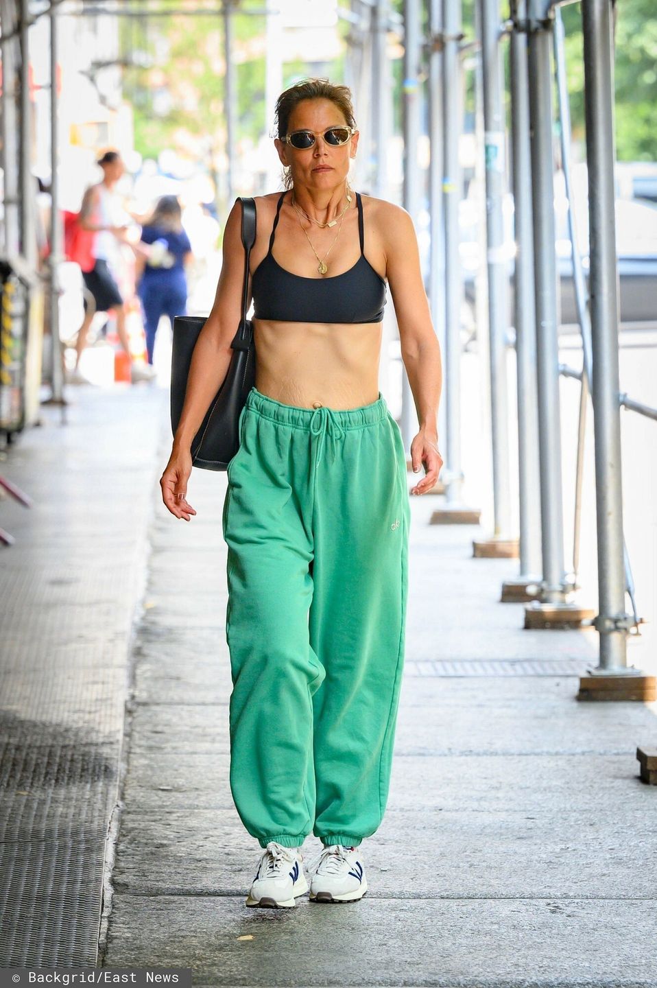 Katie Holmes odsłoniła brzuch