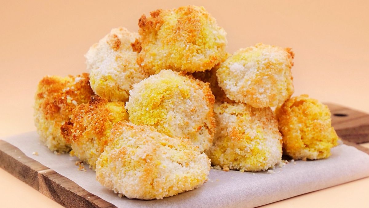 Przełóż gotową rybę na talerz