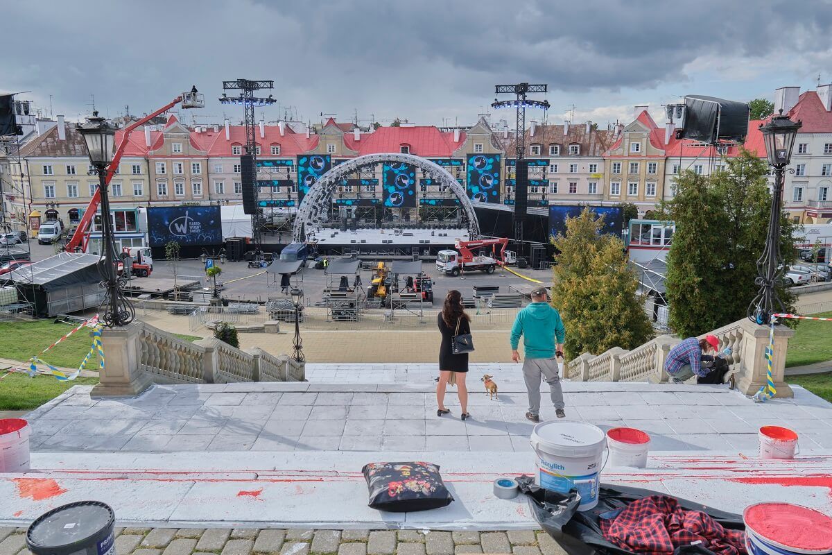 Ogromna scena stanęła na Placu Zamkowym - Koncert Wolności i Nadziei by Radio Nowy Świat