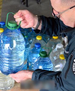 Służby zabezpieczyły 156 litrów nielegalnego alkoholu. Teraz skorzysta z niego szpital