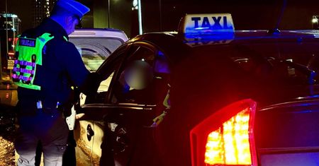 Wozili ludzi na aplikację, sprawdziła ich policja. Oto wyniki kontroli