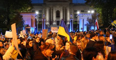 "Putin won!". Manifestacja przed ambasadą Rosji w Warszawie