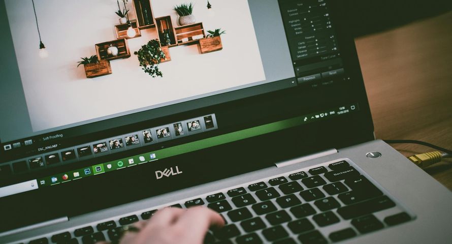 Polski rynek laptopów poleasingowych w 2026: dlaczego segment B2B dojrzewa i co zmienia się w strategii zakupowej MŚP