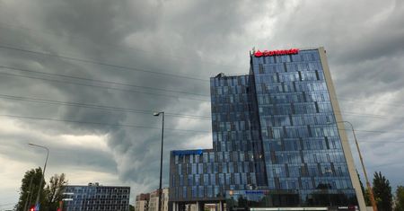 Gdzie jest burza? Nad Lublinem mogą przejść gwałtowne burze z gradem. Sprawdź, gdzie teraz grzmi [MAPA NA ŻYWO]