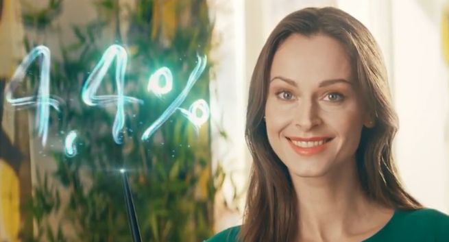 Czarodziejska różdżka odmienia życie w reklamie kredytu w BGŻ BNP Paribas (wideo)