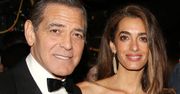 ODMIENIONY George Clooney pozuje z elegancką żoną za kulisami spektaklu
