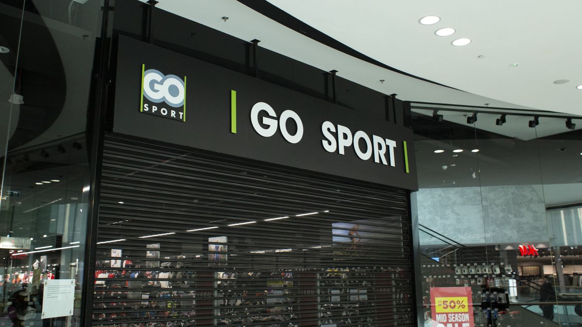 Zamknięty sklep GO Sport w galerii Wroclavia