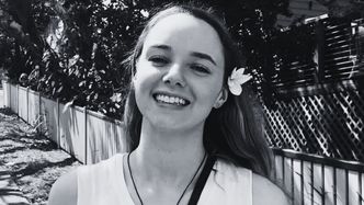 Influencerka zdecydowała się na "wolny poród" i zmarła. O jej życie walczyło 24 lekarzy