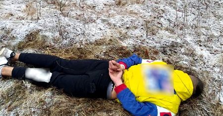 Częstochowa. Nieletni sprawca rozboju potrącił policjanta. Padły strzały