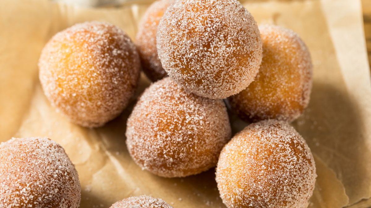 Mini pączki ze skyru – szybki patent na puszyste słodkości