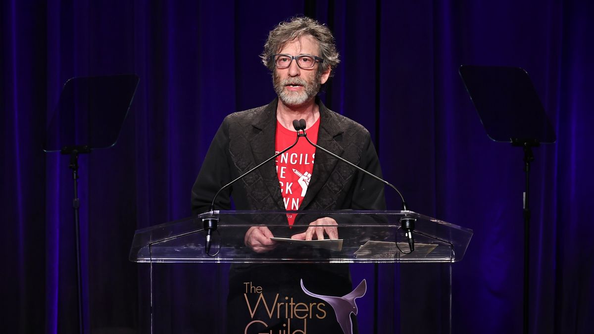 2024 Writers Guild Awards New York Ceremony
NEW YORK, NEW YORK - APRIL 14: Neil Gaiman speaks onstage during the 2024 Writers Guild Awards New York Ceremony on April 14, 2024 in New York City. (Photo by Jamie McCarthy/Getty Images for Writers Guild of America East)
Jamie McCarthy
