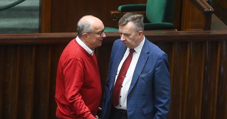Prokuratura umarza sprawę byłego ministra. W tle dane sygnalistki