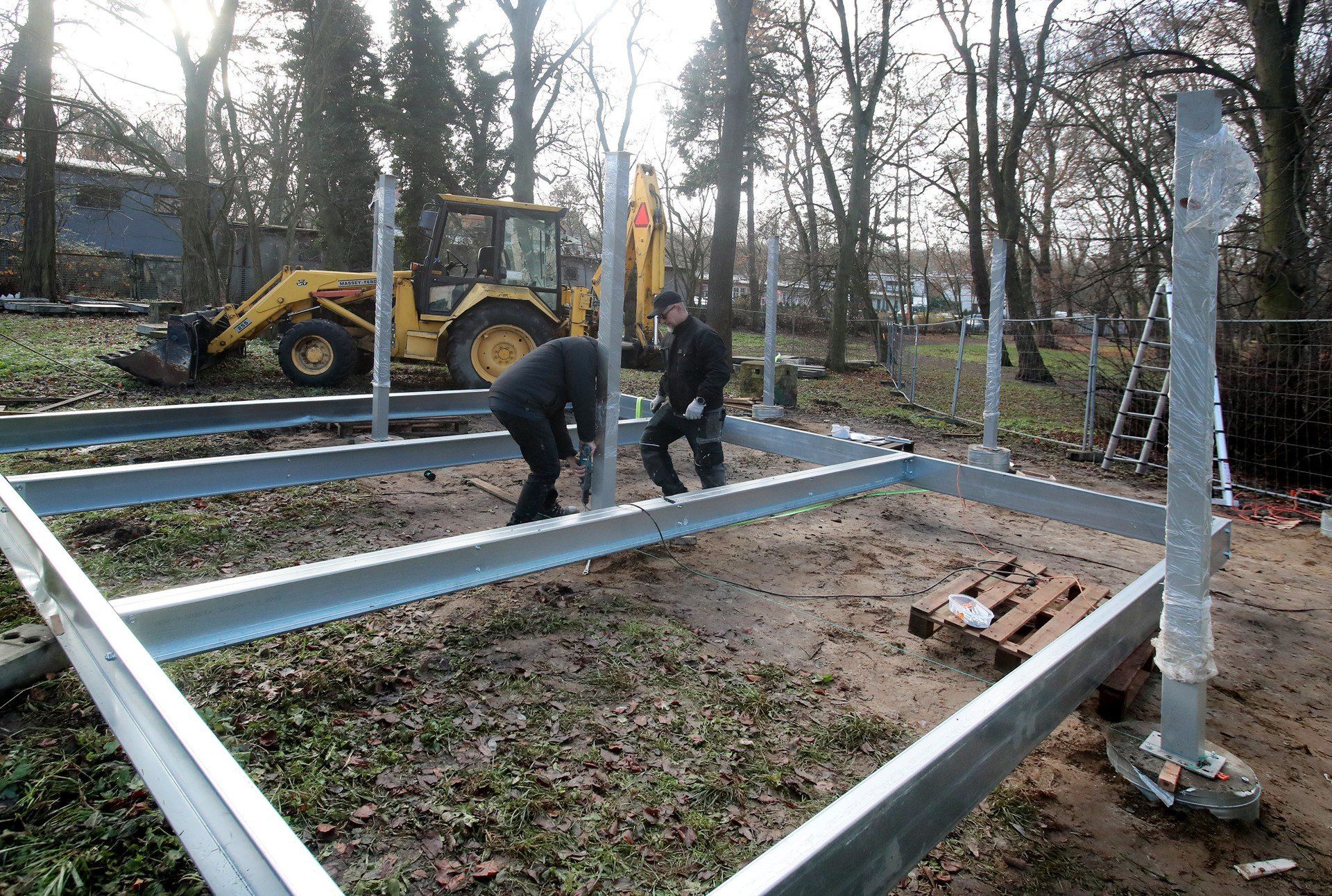 Macewy wracają na cmentarz żydowski w Szczecinie.