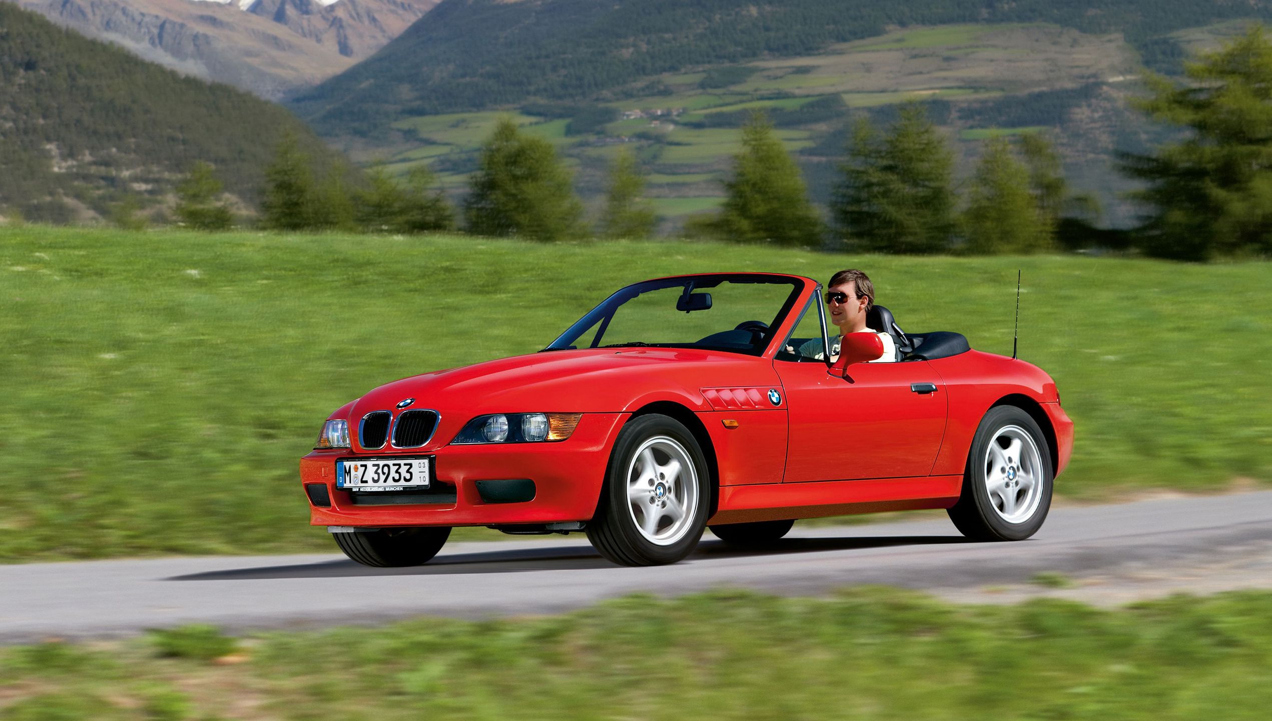 BMW Z3 nie chce się zestarzeć, podobnie jak Mazda MX-5