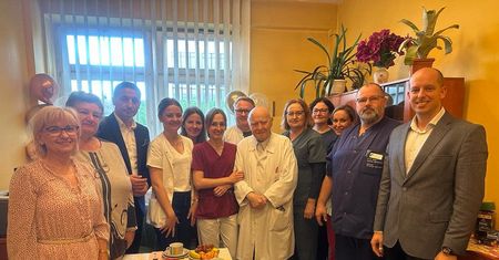 Lekarz z Rybnika ma 90 lat i nadal leczy. "Pełna poświęcenia służba"