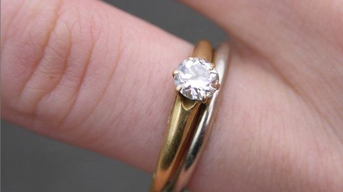 Pierścionek zmieniający kolor na życzenie 1