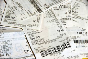 Wyrzucasz paragony do kosza na papier? Więcej tak nie rób