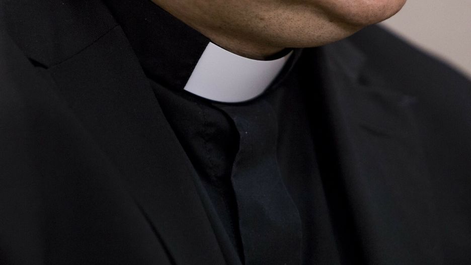 Ksiądz miał próbować uwieść w sieci młodego mężczyznę. Kuria: nie ma dowodów 