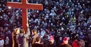 Lublin: Za nami droga krzyżowa na Majdanku. Arcybiskup: Chrystus cierpi w swoich braciach i siostrach ginących w Ukrainie, Gazie, Iranie