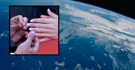 Można wykupić zaręczyny w kosmosie. W pakiecie z kolacją i widokiem
