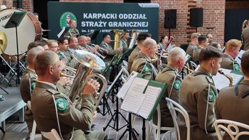 Kraków: Karpacki Oddział Straży Granicznej obchodził Święto Niepodległości. Wystąpiła Orkiestra Reprezentacyjna