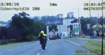 Szalony motocyklista. Popisywał się w centrum miasta