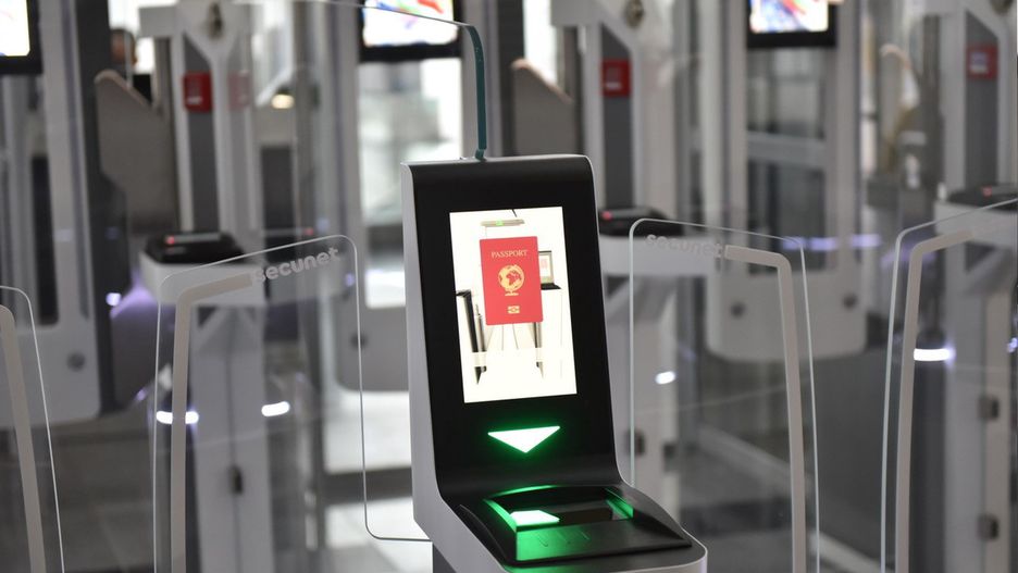 Wrocław. Nowa inwestycja na lotnisku. Bramki do automatycznej kontroli dokumentów