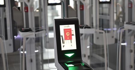 Wrocław. Nowa inwestycja na lotnisku. Bramki do automatycznej kontroli dokumentów