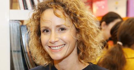Monika Mrozowska wypoczywa z dziećmi na Sardynii. Jej najstarsza córka to kopia mamy
