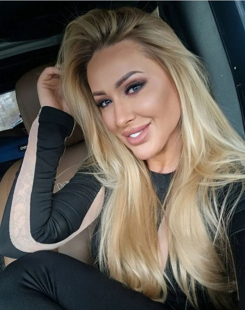 Internauci NIE POZNAJĄ Sylwii Peretti na nowym zdjęciu. Celebrytka odpowiedziała na komentarze