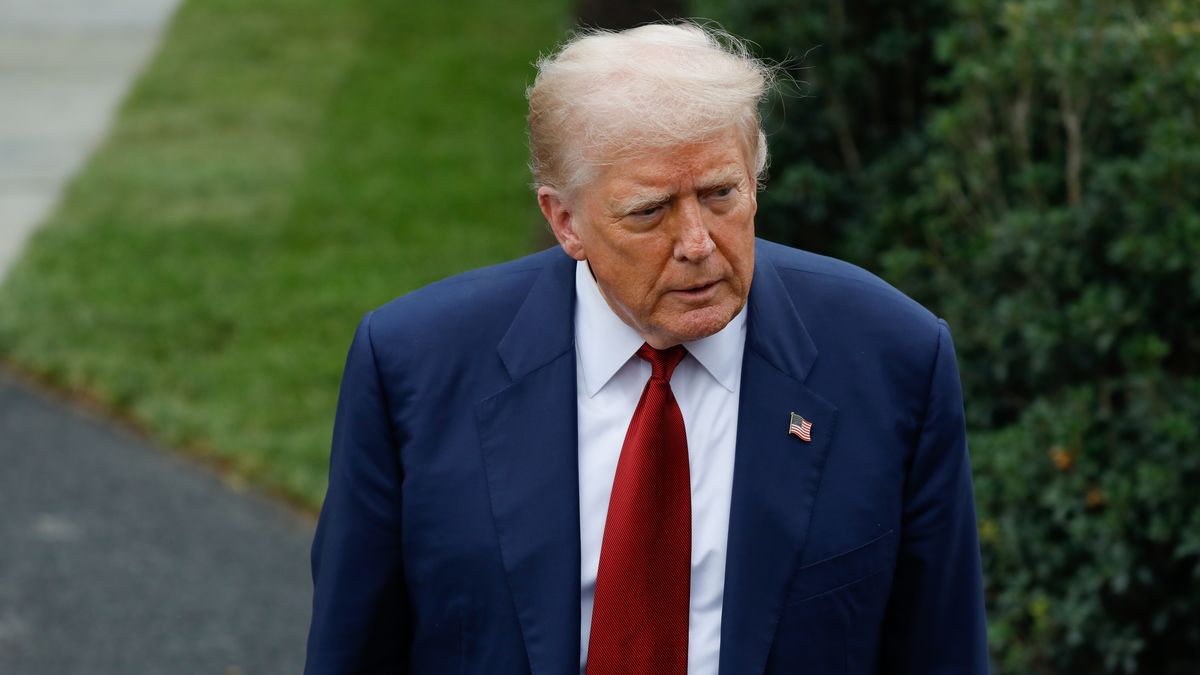 WASHINGTON DC, UNITED STATES - AUGUST 1: U.S. President Donald Trump speaks to the media at the White House in Washington DC, United States, on August 1, 2025. (Photo by Yasin Ozturk/Anadolu via Getty Images)
