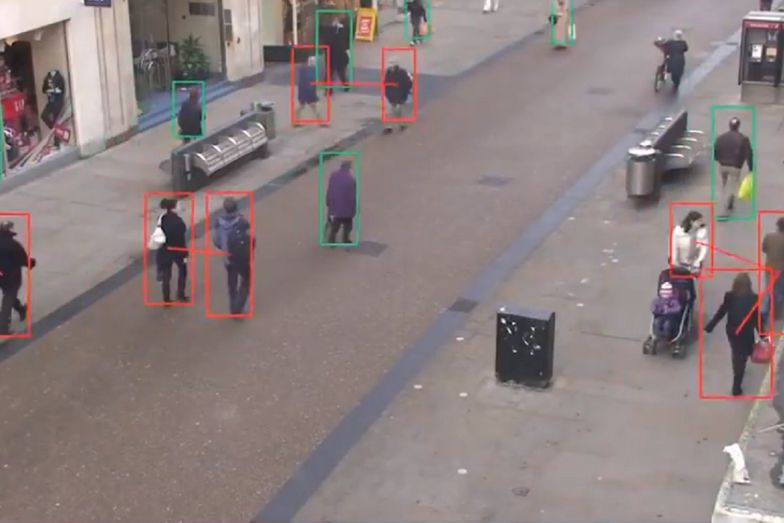 Kamery mają sprawdzać, czy ludzie zachowują odpowiednią odległość między sobą