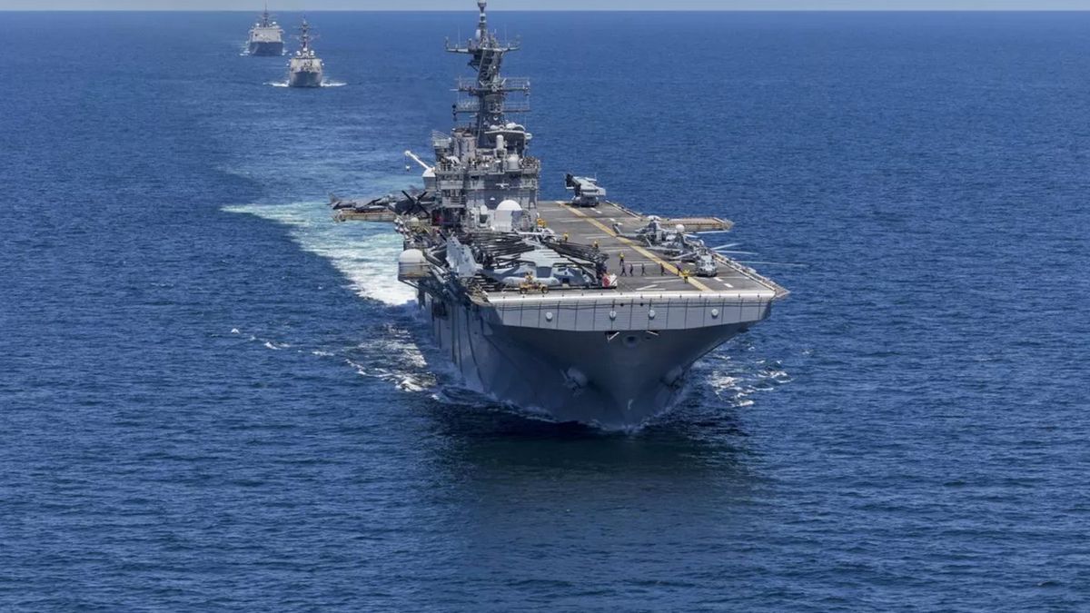 Okręt desantowy USS Iwo Jima