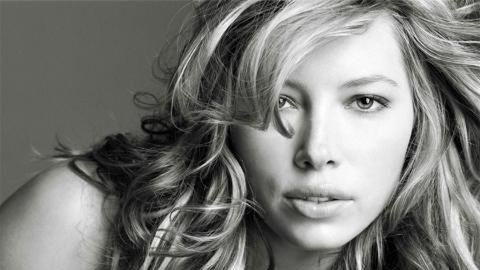 Jessica Biel zainfekuje twój komputer 1