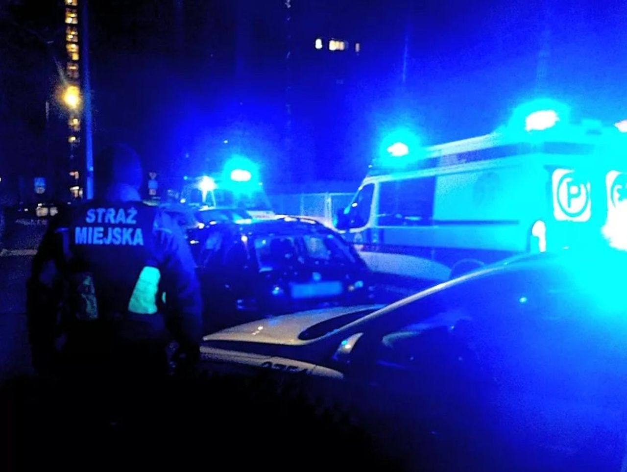 Warszawa: 30-latka wypadła z okna. Na ratunek ruszyli strażnicy miejscy