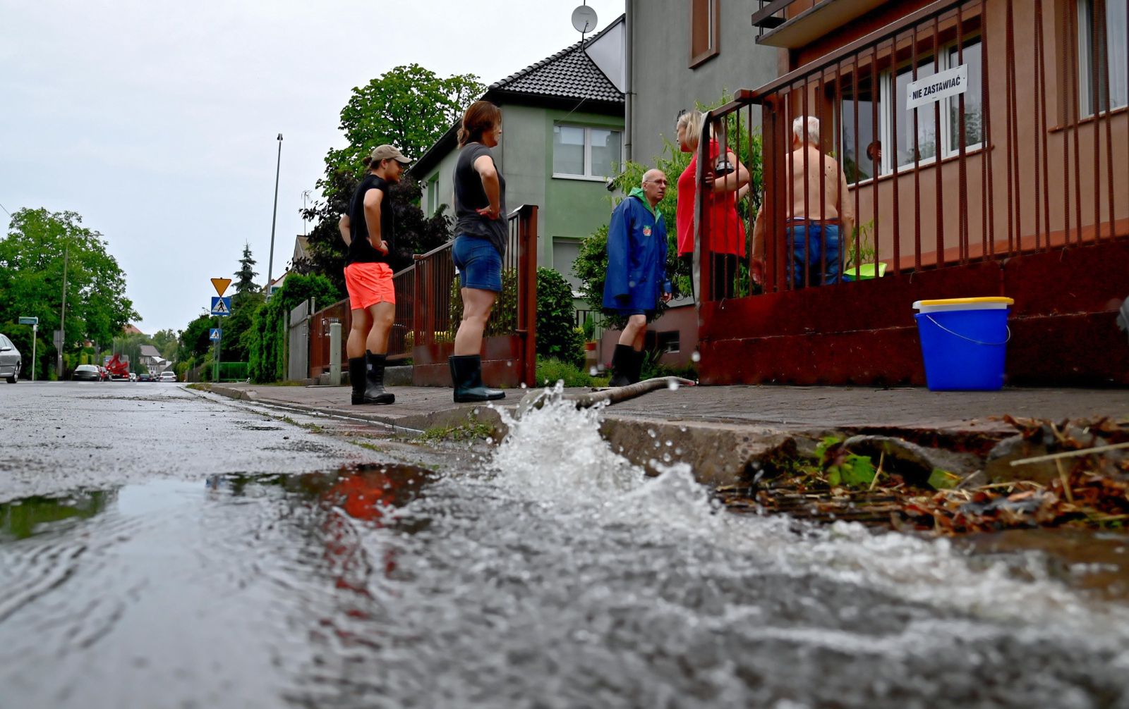 Większość dróg w mieście została zalana, ruch jest utrudniony