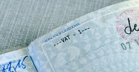 Wpis VAT-1 w dowodzie. Co to oznacza i jakie daje korzyści?