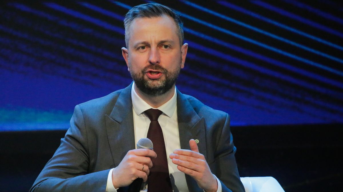 Gdańsk, 12.03.2026. Wicepremier, minister obrony narodowej Władysław Kosiniak-Kamysz na konferencji nt.: "Rozmowy o bezpieczeństwie Morza Bałtyckiego: wzmocnienie polsko-szwedzkiego partnerstwa strategicznego." w Teatrze ?Wybrzeże? w Gdańsku, 12 bm. (ad) PAP/Tomasz Waszczuk