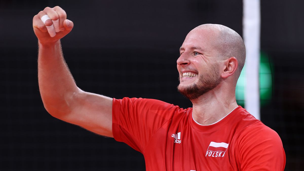 TOKYO, JAPAN - JULY 30: Bartosz Kurek #6 of Team Poland celebrates against Team Japan during the Men's Preliminary Round - Pool A volleyball on day seven of the Tokyo 2020 Olympic Games at Ariake Arena on July 30, 2021 in Tokyo, Japan. (Photo by Toru Hanai/Getty Images)
