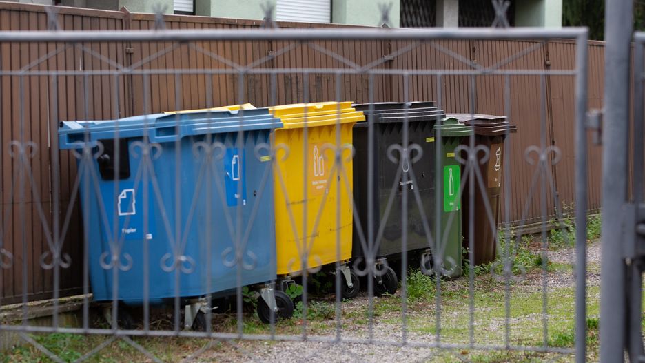 śmieci odpady segregacja śmieciarka wywóz śmieci kontener śmietnik