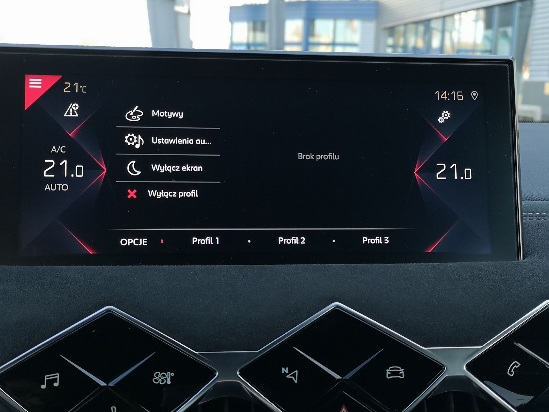 DS 3 Crossback: Rzut oka na system info-rozrywki, systemy wsparcia i bezpieczeństwa 12