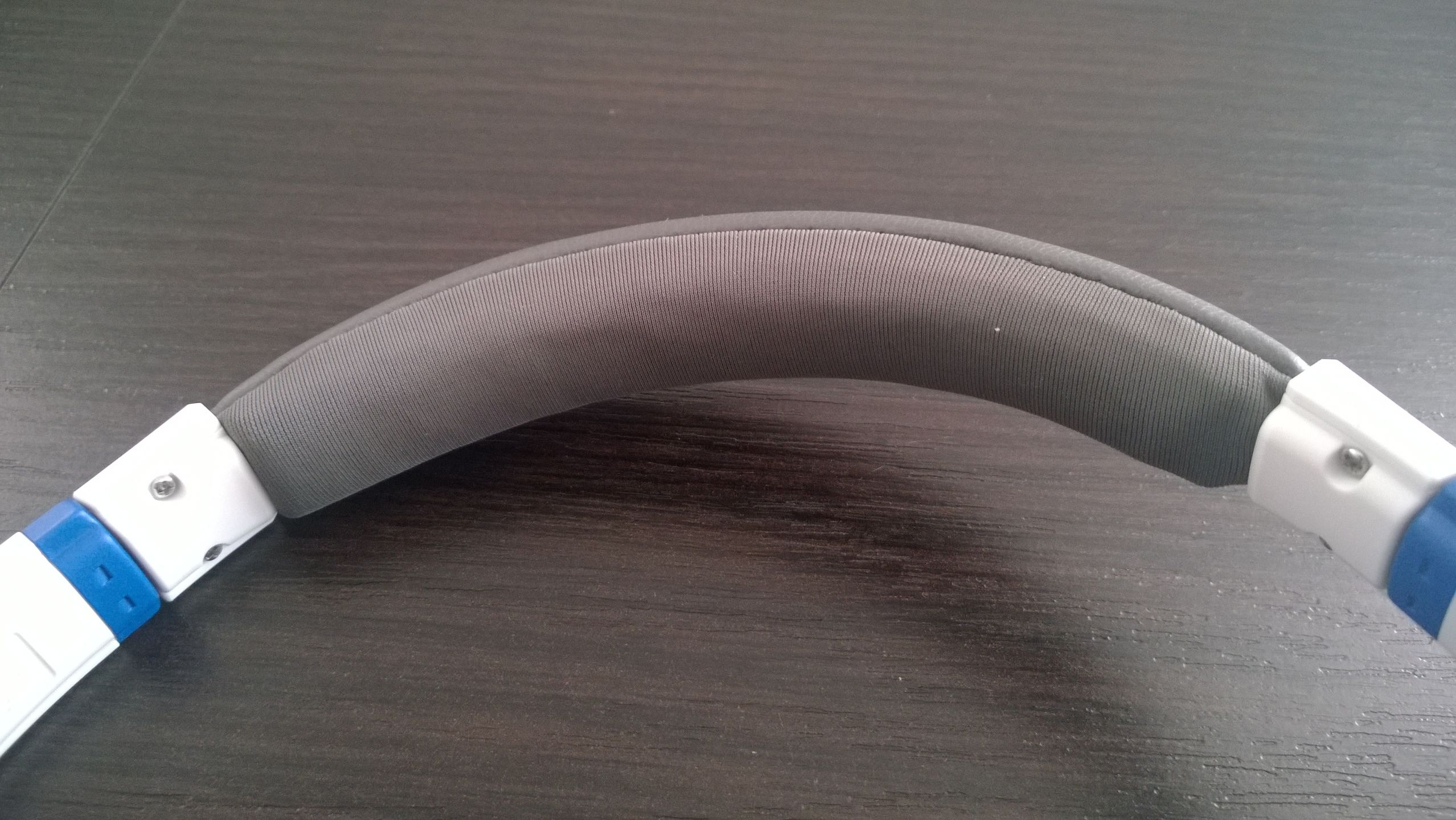 Bose SoundTrue around-ear – lekkie i stylowe słuchawki dla aktywnych [test] 9