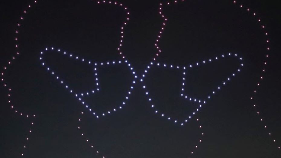 Pokaz dronów w Korei Południowej przypomniał o noszeniu maseczek i myciu rąk 1