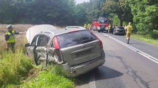 Wypadek. Zderzenie dwóch osobówek na trasie z Jezior do Smardzewa